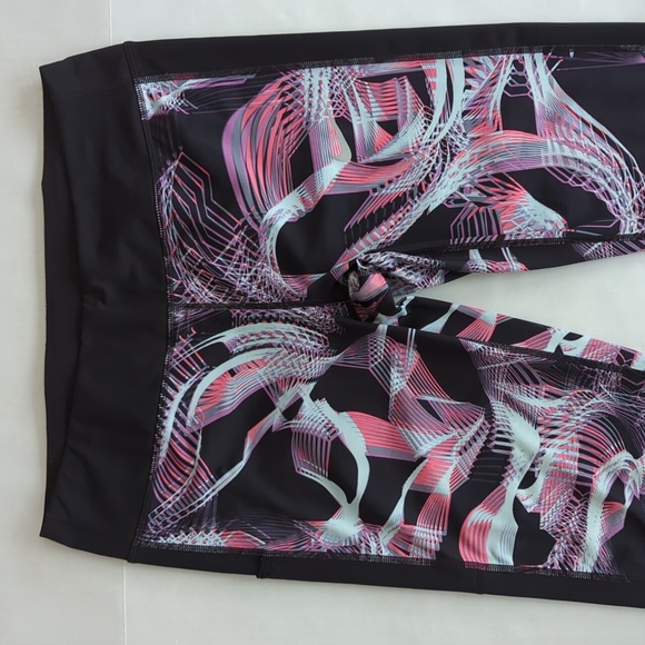 Nike Dri-Fit Workout Capri Pants LARGE Black Multi - Picture 8 of 16